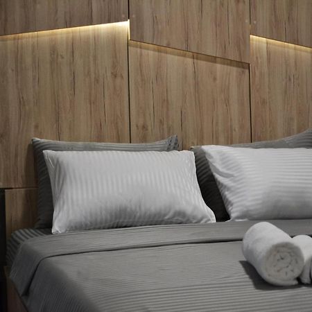 Elite Central Suites Скопье Экстерьер фото