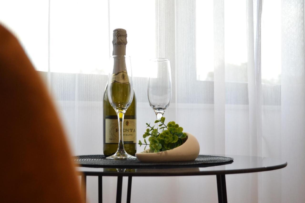 Elite Central Suites Скопье Экстерьер фото